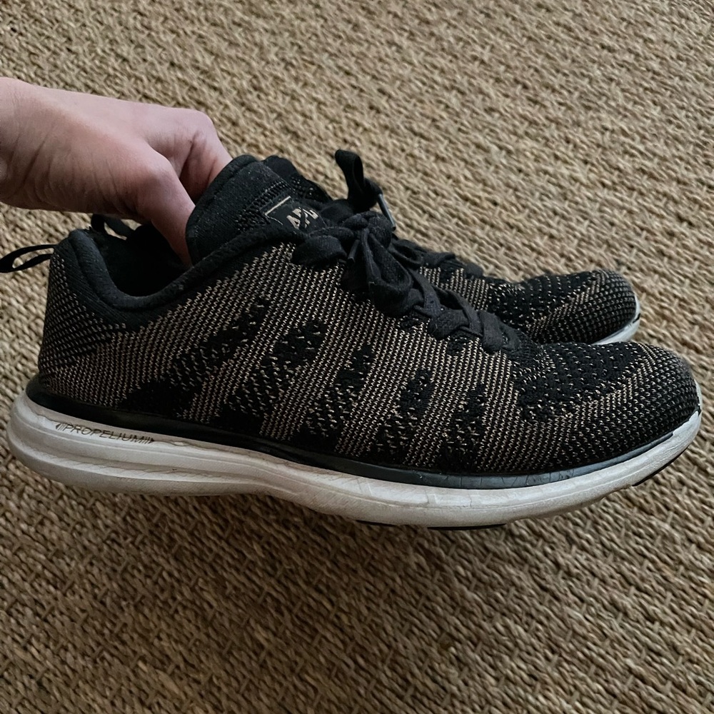 APL | Athletic Propulsion Labs Women's Techloom Pro Knit sneakers | US size 8